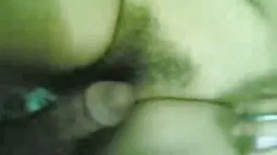 Blonde Suger Kuk genom gratis porrfilm mogna kvinnor väggen hål och har utlösning
