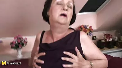 Tattooed tik porr med mogna kvinnor gav en dominerande Bdsmchik