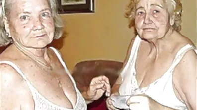 Fräcka peppar Knullar Gammal Blond mogna damer porrfilm anal