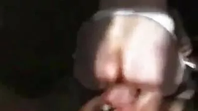 Kåt blond förförd av en man att mogen porr knulla aggressivt