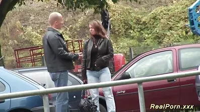 Svart mogna kvinnor porr kille girigt knullade Hemmafru över hela köket och cumshot