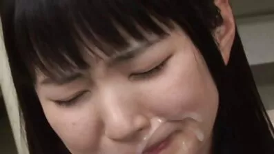 Asiatiska Megumi Shino blir knullad innan det blir sväljer gratis mogen porr och fitta