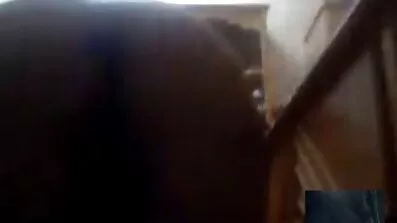 Ebony mogen lesbisk porr Knullar Blond bakom ryggen på hennes gammal vän