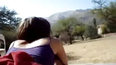 Han kom porrfilm med mogna damer med en pickup till ingången och började aktivt knulla där
