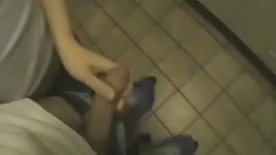 Blacks gjorde svensk mogen porr en dubbel penetration i hålen i en mogen brunett