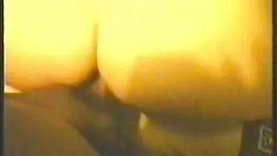 Lesbiska älskar att göra en hel mogna damer porrfilm del kyssar och ha kul
