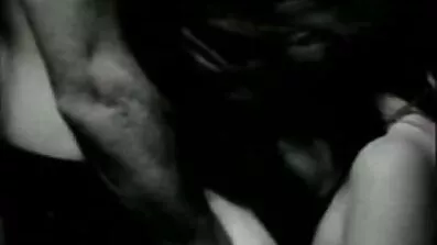 Ingefära mogenporrfilm flicka är att ha extrema sex med en skallig man