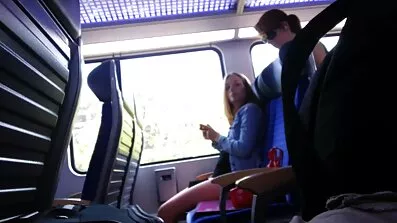 Ungdom ebony skickligt sätter porr mogen Rakad vagina under snopp